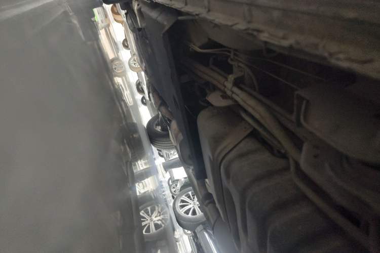 Used Buick GL8 2017 25S Luxury Version China V Standard Chassis Rear Left