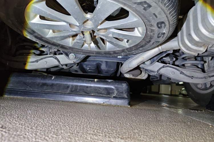 Used Buick GL8 2017 ES 28T Comfort Model China V Standard Chassis Rear