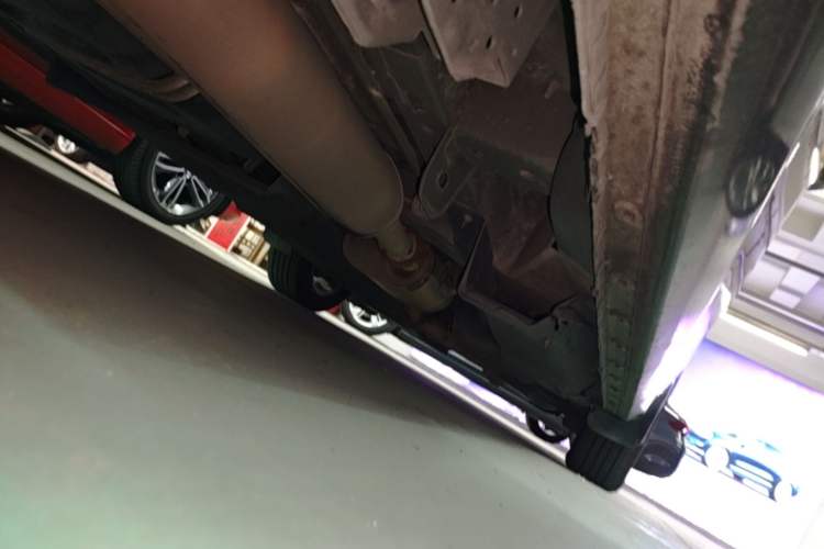 Used Buick GL8 2017 25S Comfort Version China V Standard Chassis Rear Right