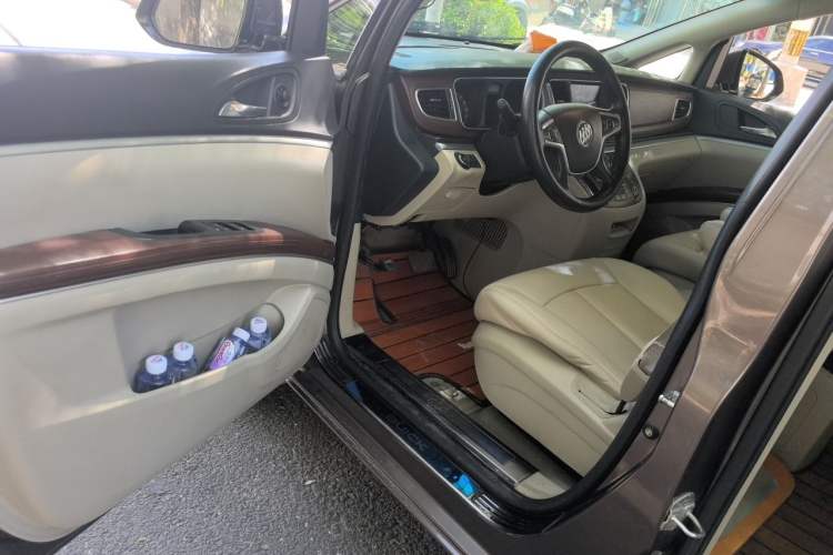 Used Buick GL8 2017 25S Luxury Version China V Standard Driver Seat