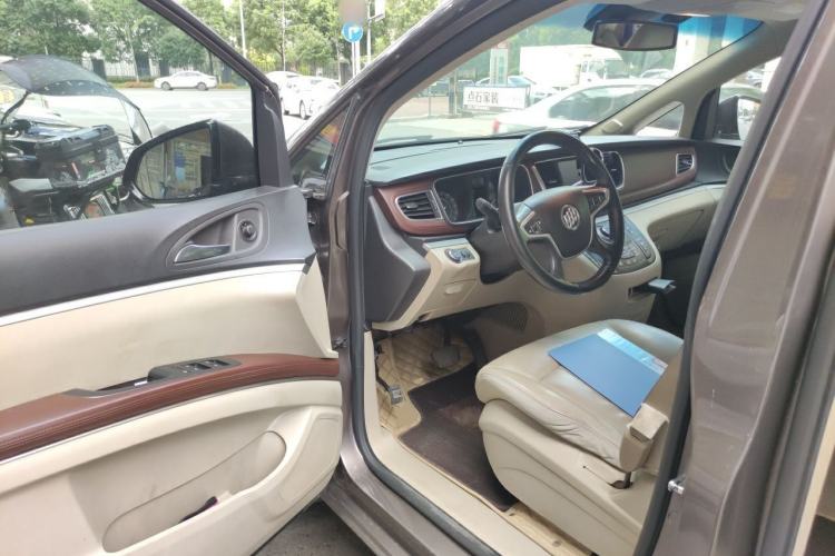 Used Buick GL8 2017 25S Luxury Version China V Standard Driver Seat