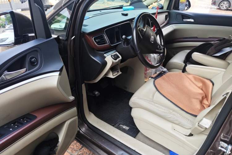 Used Buick GL8 2017 25S Luxury Version China V Standard Driver Seat