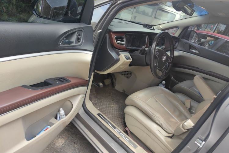 Used Buick GL8 2017 25S Prestige Version China V Standard Driver Seat