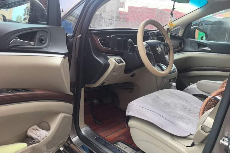 Used Buick GL8 2017 25S Comfort Version China V Standard Driver Seat