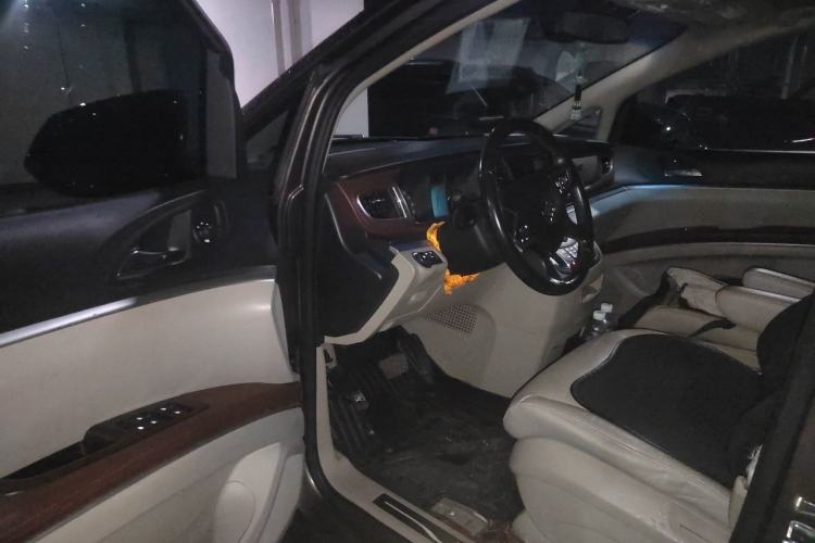 Used Buick GL8 2017 25S Prestige Version China V Standard Driver Seat