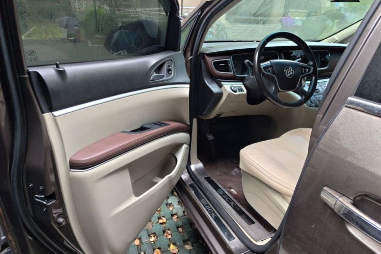 Used Buick GL8 2017 25S Luxury Version China V Standard Driver Seat