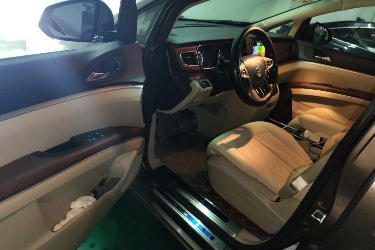 Used Buick GL8 2017 25S Comfort Version China V Standard Driver Seat