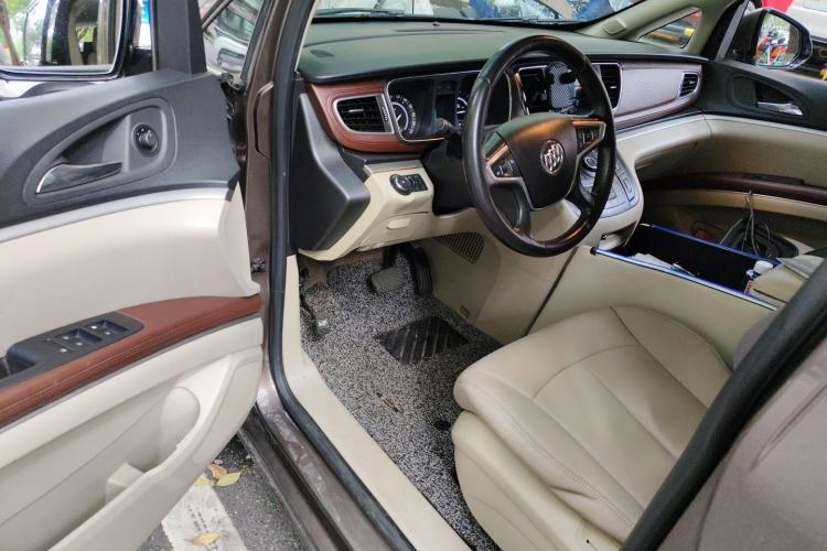 Used Buick GL8 2017 25S Comfort Version China V Standard Driver Seat