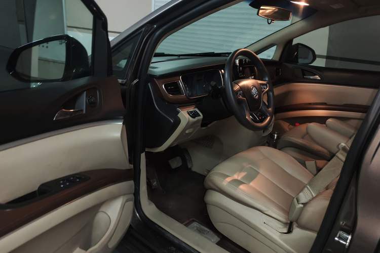 Used Buick GL8 2017 25S Comfort Version China V Standard Driver Seat