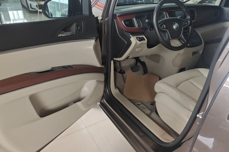 Used Buick GL8 2017 25S Luxury Version China V Standard Driver Seat