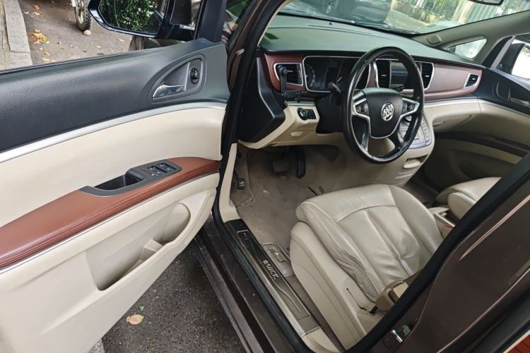 Used Buick GL8 2017 25S Luxury Version China V Standard Driver Seat