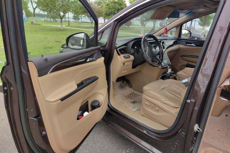 Used Buick GL8 2017 ES 28T Premium Version China V Standard Driver Seat