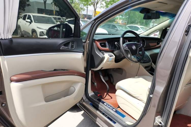Used Buick GL8 2017 25S Luxury Version China V Standard Driver Seat