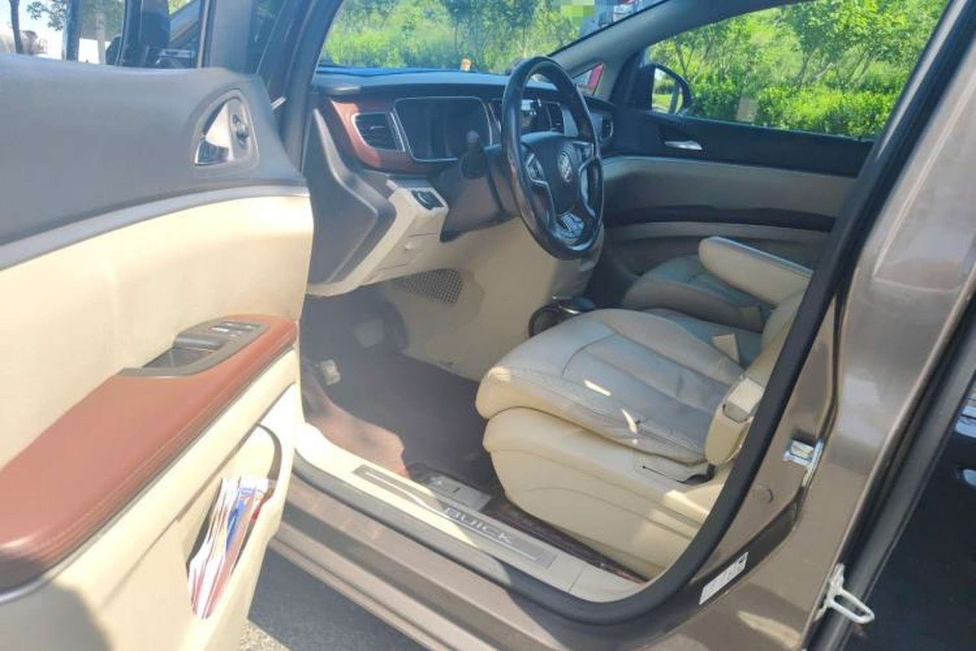 Used Buick GL8 2017 25S Prestige Version China V Standard Driver Seat