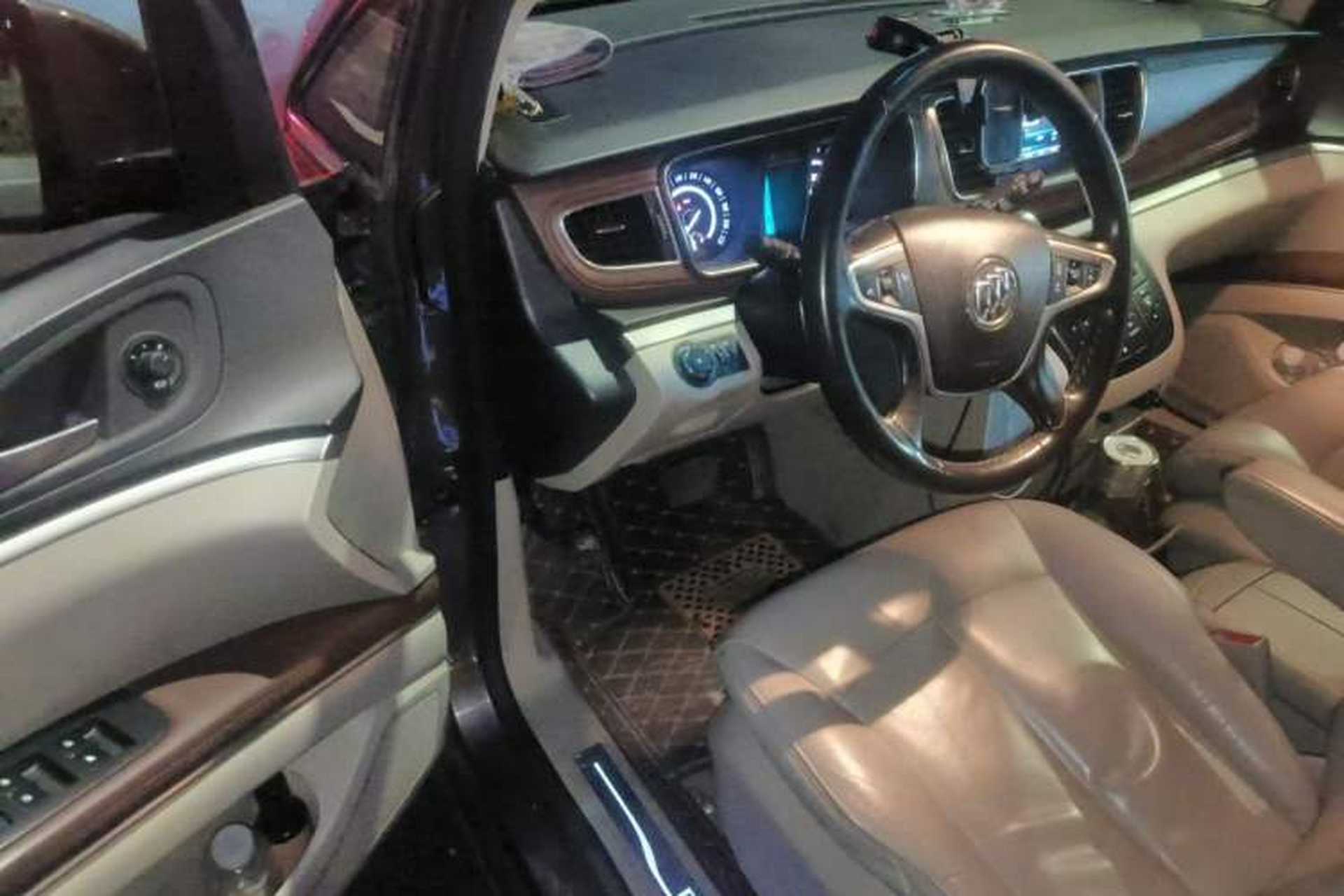 Used Buick GL8 2017 25S Prestige Version China V Standard Driver Seat