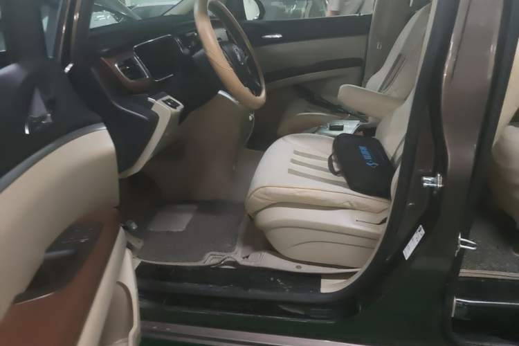 Used Buick GL8 2017 25S Comfort Version China V Standard Driver Seat