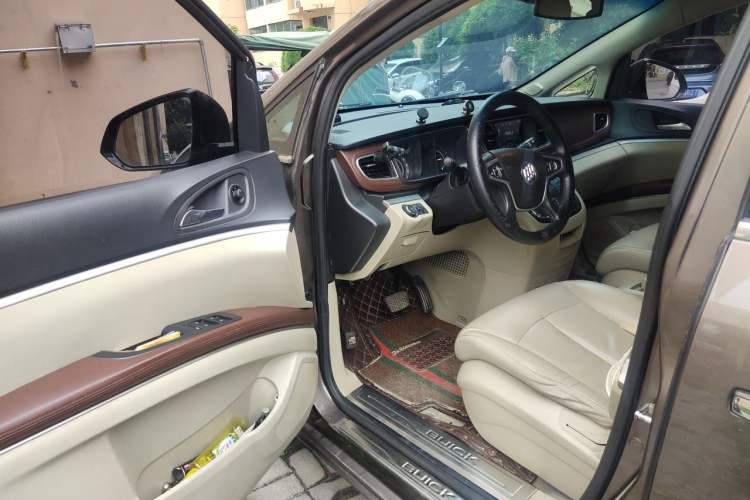 Used Buick GL8 2017 25S Luxury Version China V Standard Driver Seat