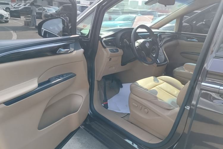 Used Buick GL8 2017 ES 28T Luxury Model China V Standard Driver Seat