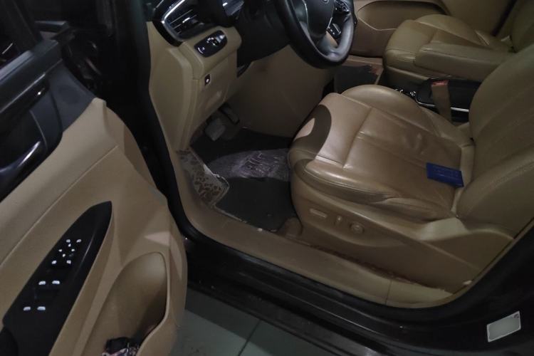 Used Buick GL8 2017 ES 28T Premium Version China V Standard Driver Seat