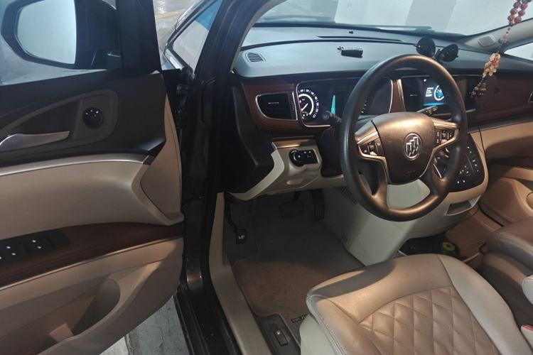 Used Buick GL8 2017 25S Comfort Version China V Standard Driver Seat