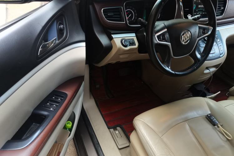 Used Buick GL8 2017 25S Luxury Version China V Standard Driver Seat