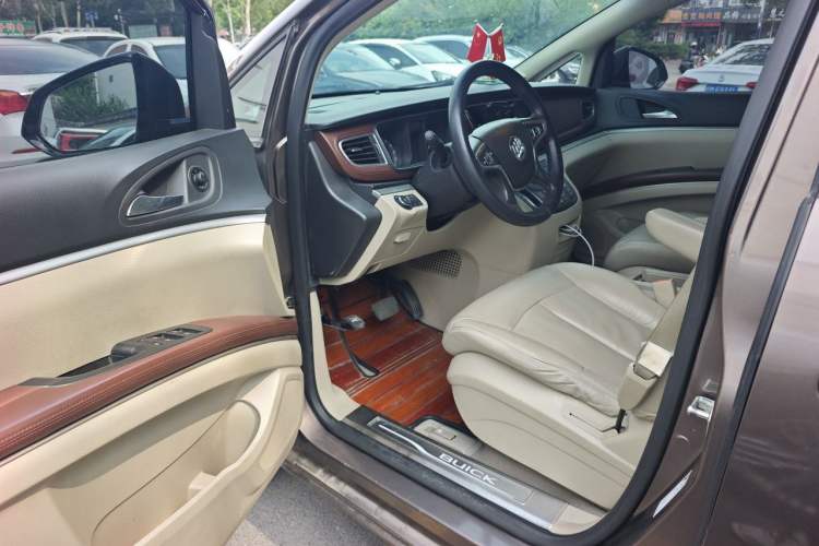 Used Buick GL8 2017 25S Prestige Version China V Standard Driver Seat