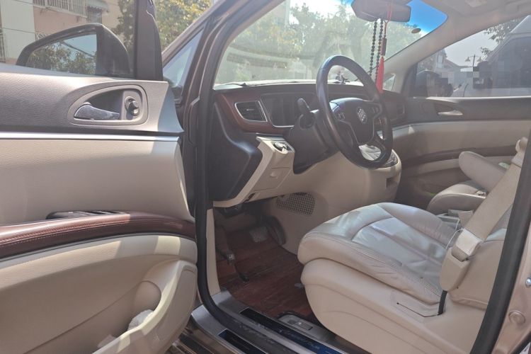 Used Buick GL8 2017 25S Luxury Version China V Standard Driver Seat