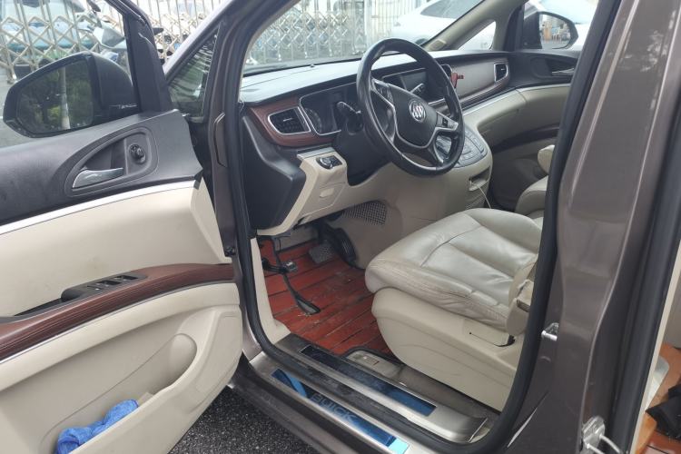 Used Buick GL8 2017 25S Luxury Version China V Standard Driver Seat