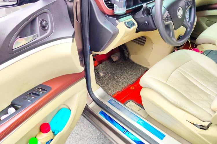Used Buick GL8 2017 25S Comfort Version China V Standard Driver Seat