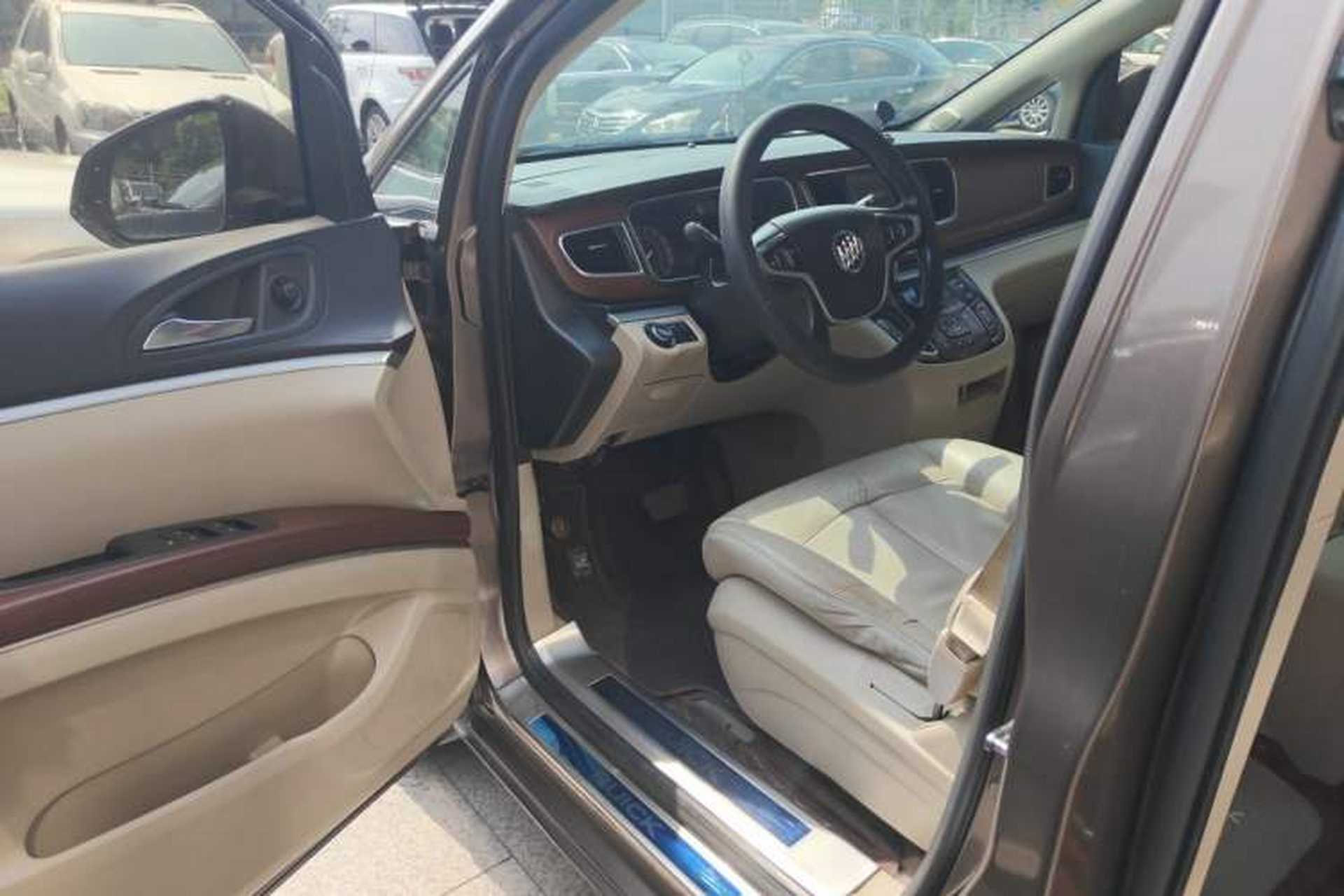 Used Buick GL8 2017 25S Luxury Version China V Standard Driver Seat