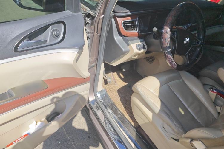 Used Buick GL8 2017 25S Luxury Version China V Standard Driver Seat