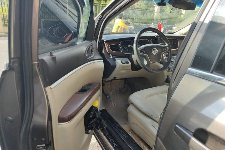 Used Buick GL8 2017 25S Comfort Version China V Standard Driver Seat