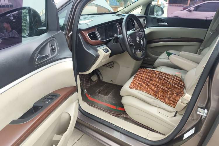 Used Buick GL8 2017 25S Luxury Version China V Standard Driver Seat