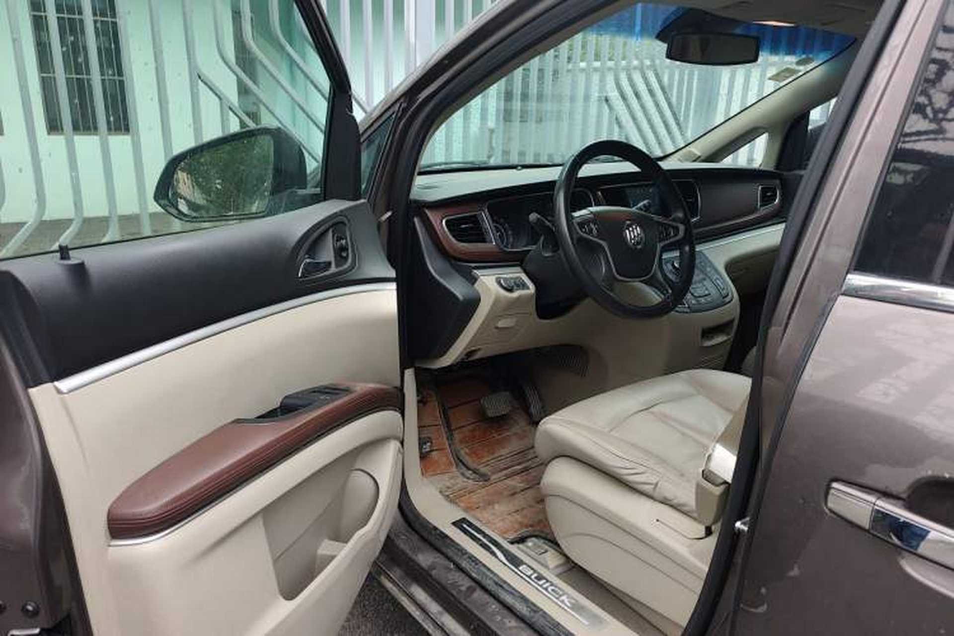 Used Buick GL8 2017 25S Prestige Version China V Standard Driver Seat