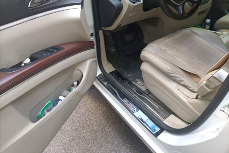 Used Buick GL8 2017 25S Luxury Version China V Standard Driver Seat