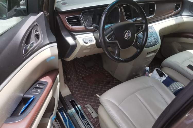 Used Buick GL8 2017 25S Luxury Version China V Standard Driver Seat