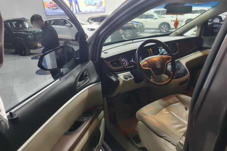 Used Buick GL8 2017 25S Luxury Version China V Standard Driver Seat