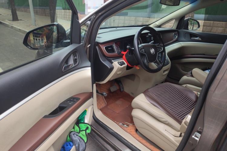 Used Buick GL8 2017 25S Luxury Version China V Standard Driver Seat