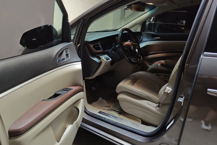 Used Buick GL8 2017 25S Prestige Version China V Standard Driver Seat