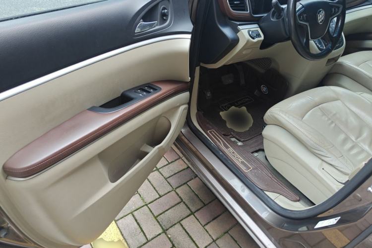Used Buick GL8 2017 25S Luxury Version China V Standard Driver Seat