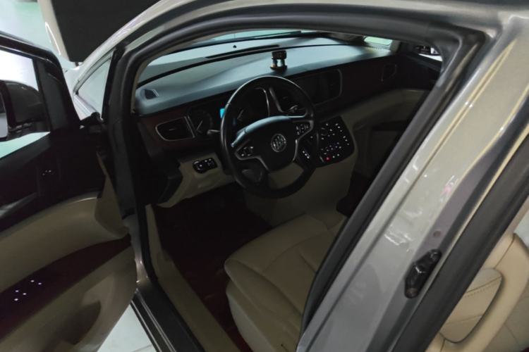 Used Buick GL8 2017 25S Luxury Version China V Standard Driver Seat