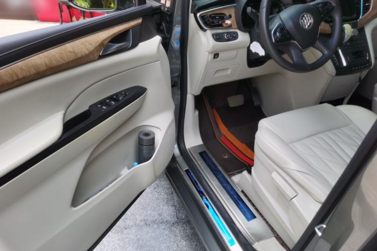 Used Buick GL8 2017 ES 28T Comfort Model China V Standard Driver Seat