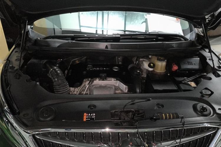 Used Buick GL8 2017 ES 28T Flagship Model China V Standard Engine Bay
