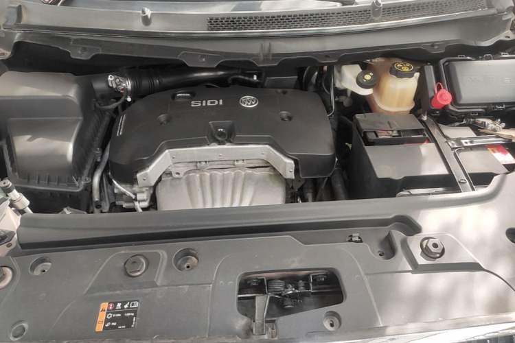 Used Buick GL8 2017 25S Luxury Version China V Standard Engine Bay