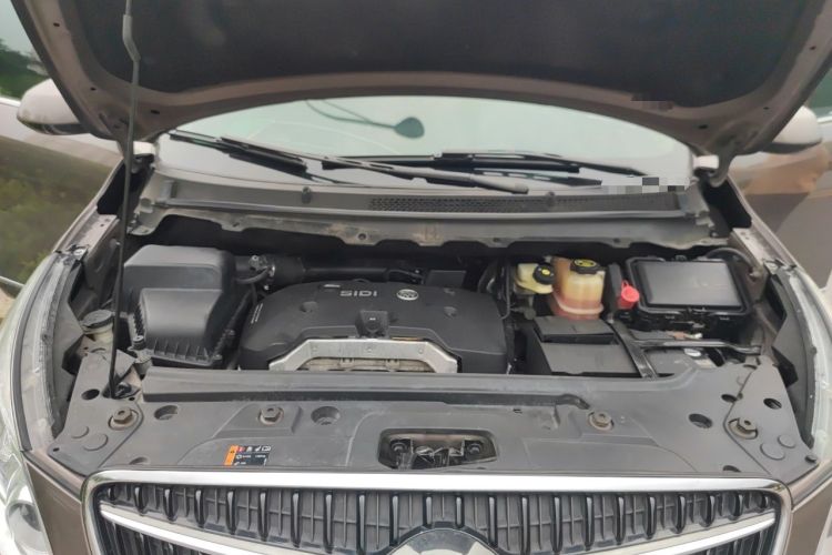 Used Buick GL8 2017 25S Luxury Version China V Standard Engine Bay