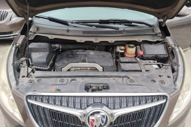 Used Buick GL8 2017 25S Luxury Version China V Standard Engine Bay
