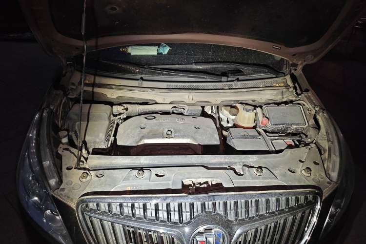 Used Buick GL8 2017 25S Comfort Version China V Standard Engine Bay