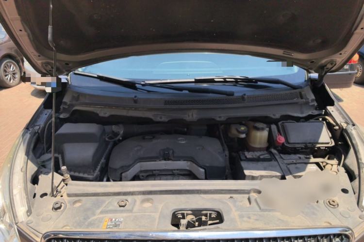 Used Buick GL8 2017 25S Luxury Version China V Standard Engine Bay