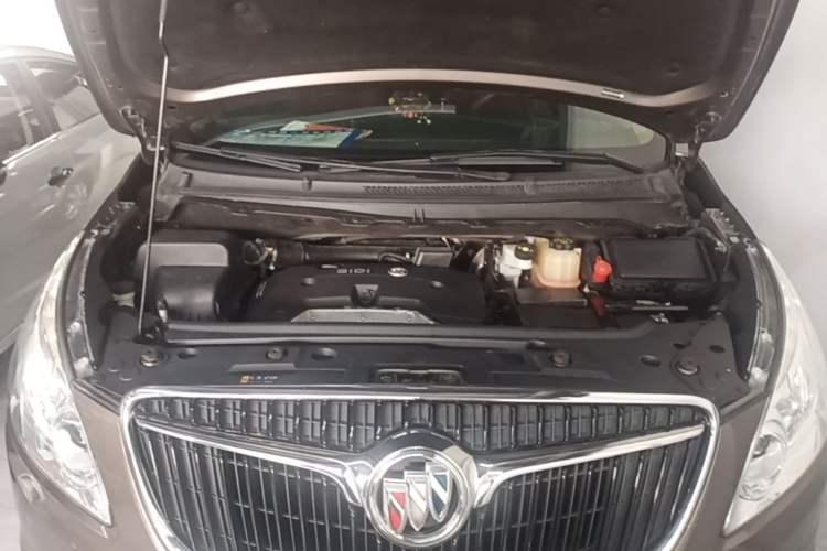 Used Buick GL8 2017 25S Luxury Version China V Standard Engine Bay