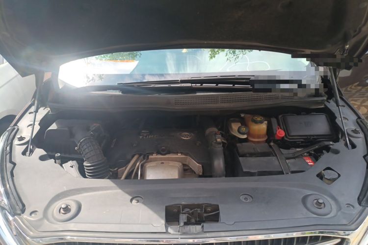 Used Buick GL8 2017 ES 28T Comfort Model China V Standard Engine Bay
